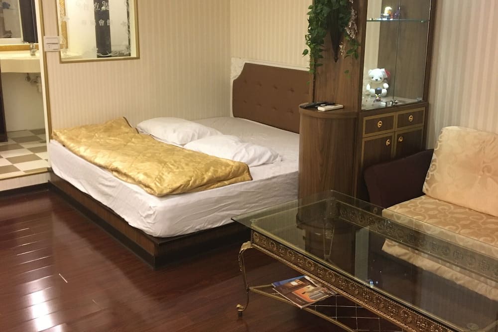 Photo of Bedroom in West Central District
