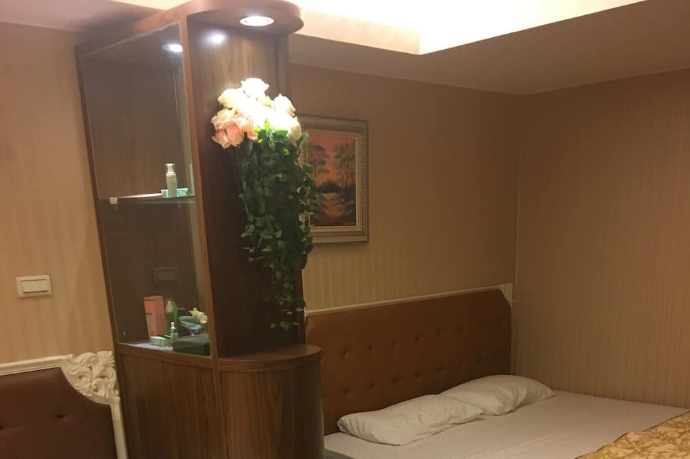 Photo of Bedroom in West Central District