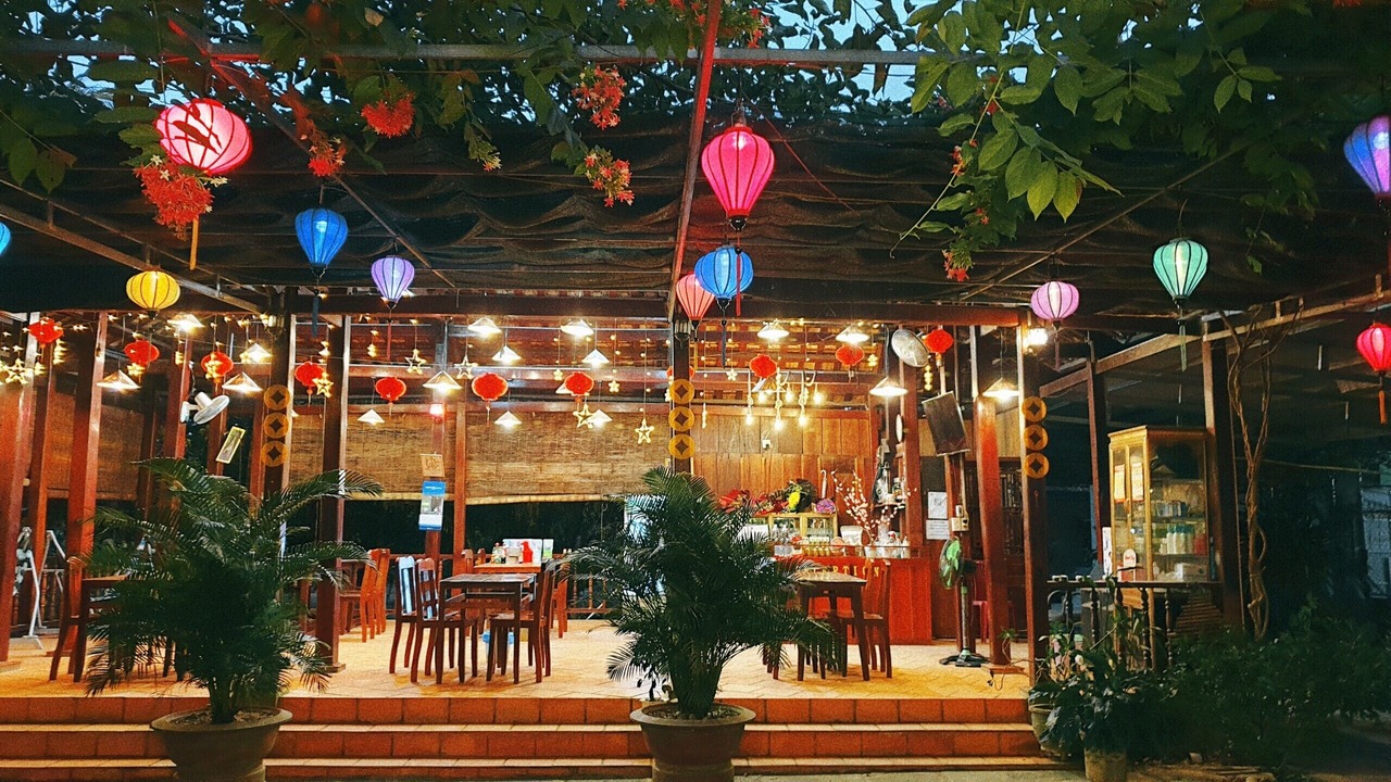 Photo of Outdoor in Quan Tom