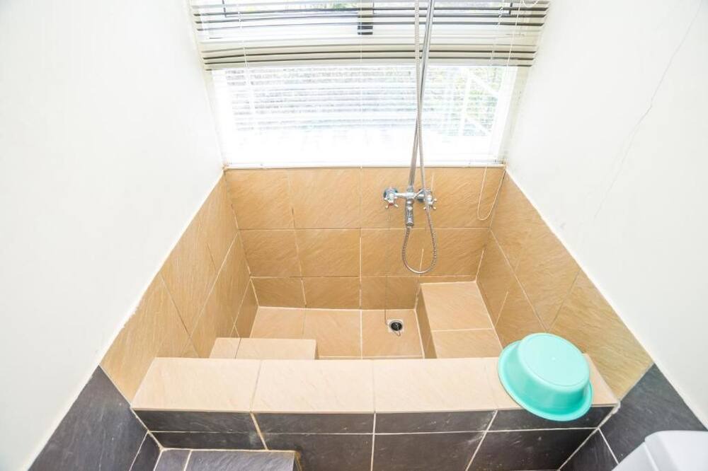 Photo of Bathroom in Puli