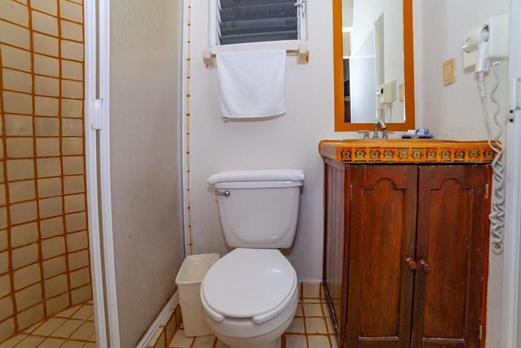 Photo of Bathroom in R