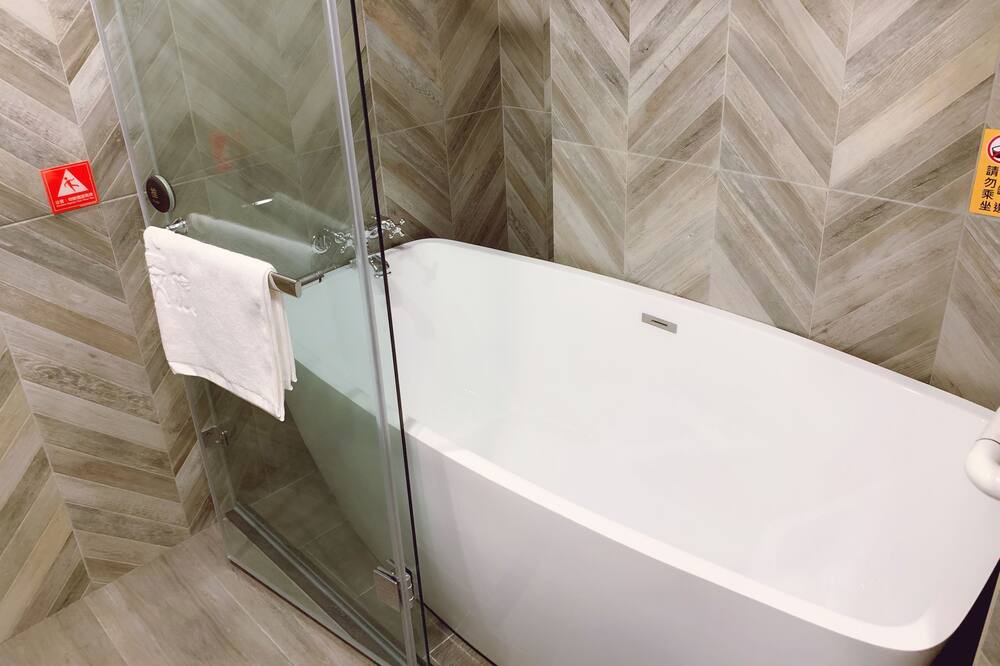 Photo of Bathroom in Tianzhong