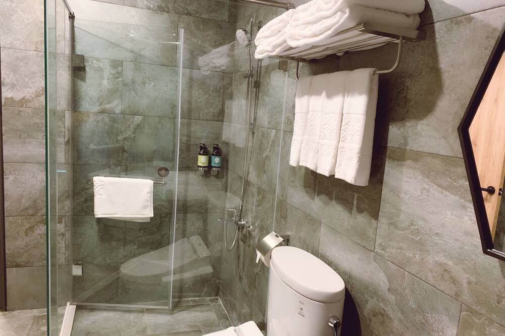 Photo of Bathroom in Tianzhong