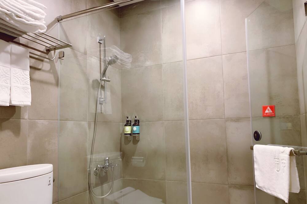 Photo of Bathroom in Tianzhong