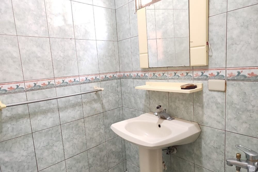Photo of Bathroom in Puli
