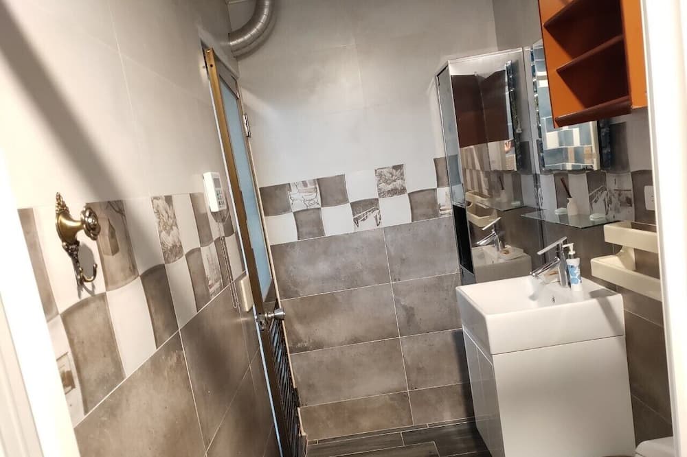 Photo of Bathroom in Puli