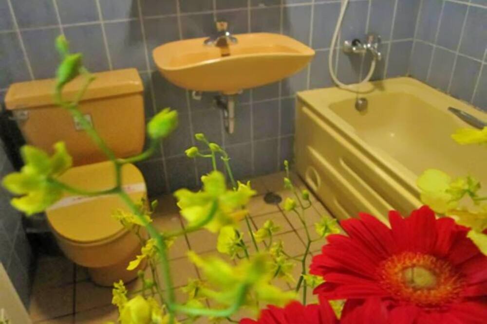 Photo of Bathroom in Ren'ai District