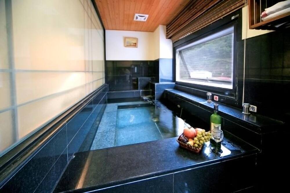 Photo of Bathroom in Ren'ai