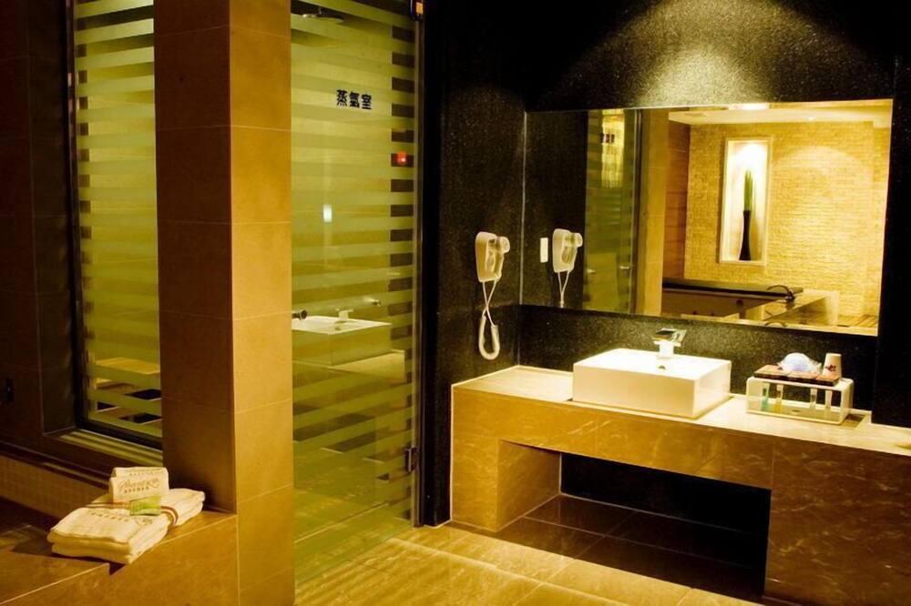 Photo of Bathroom in Wuri District