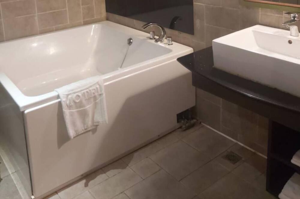 Photo of Bathroom in Xiaogang
