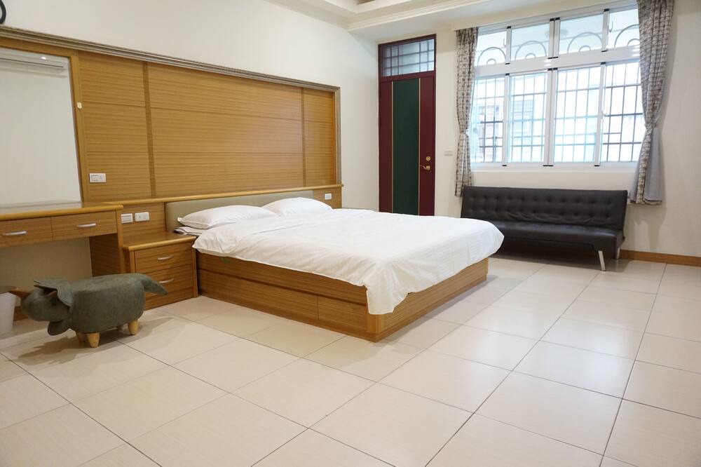 Photo of Bedroom in North District