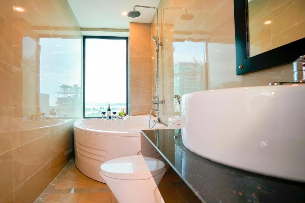 Photo of Bathroom in Ha Long