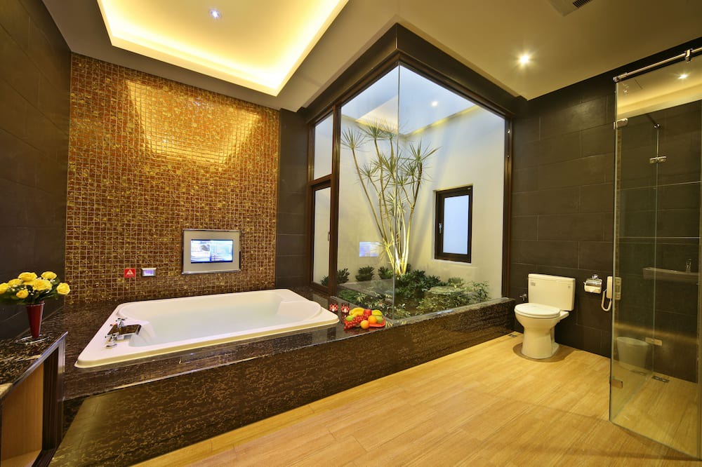 Photo of Bathroom in Tianzhong