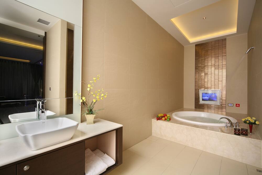 Photo of Bathroom in Tianzhong