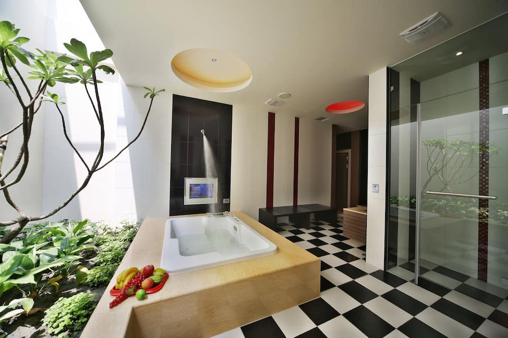 Photo of Bathroom in Tianzhong