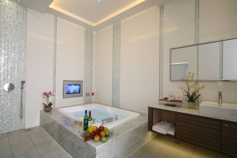 Photo of Bathroom in Tianzhong