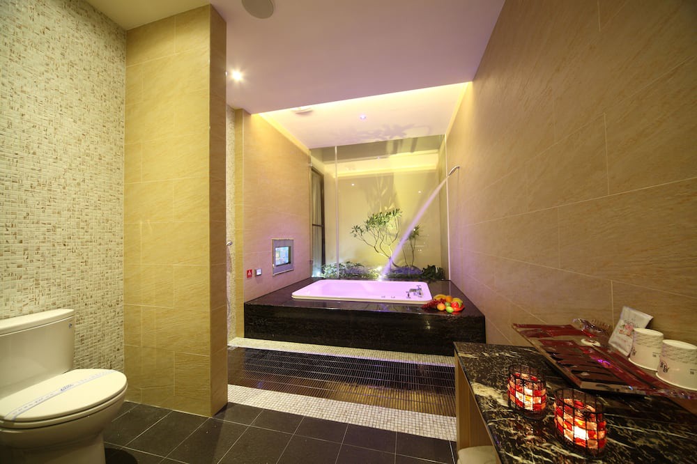 Photo of Bathroom in Tianzhong