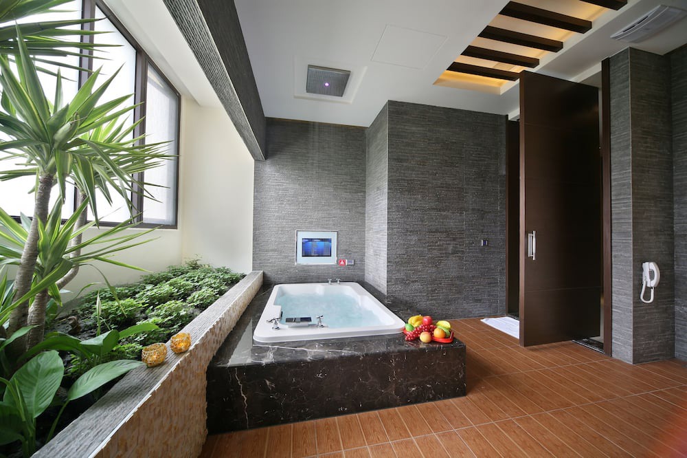 Photo of Bathroom in Tianzhong