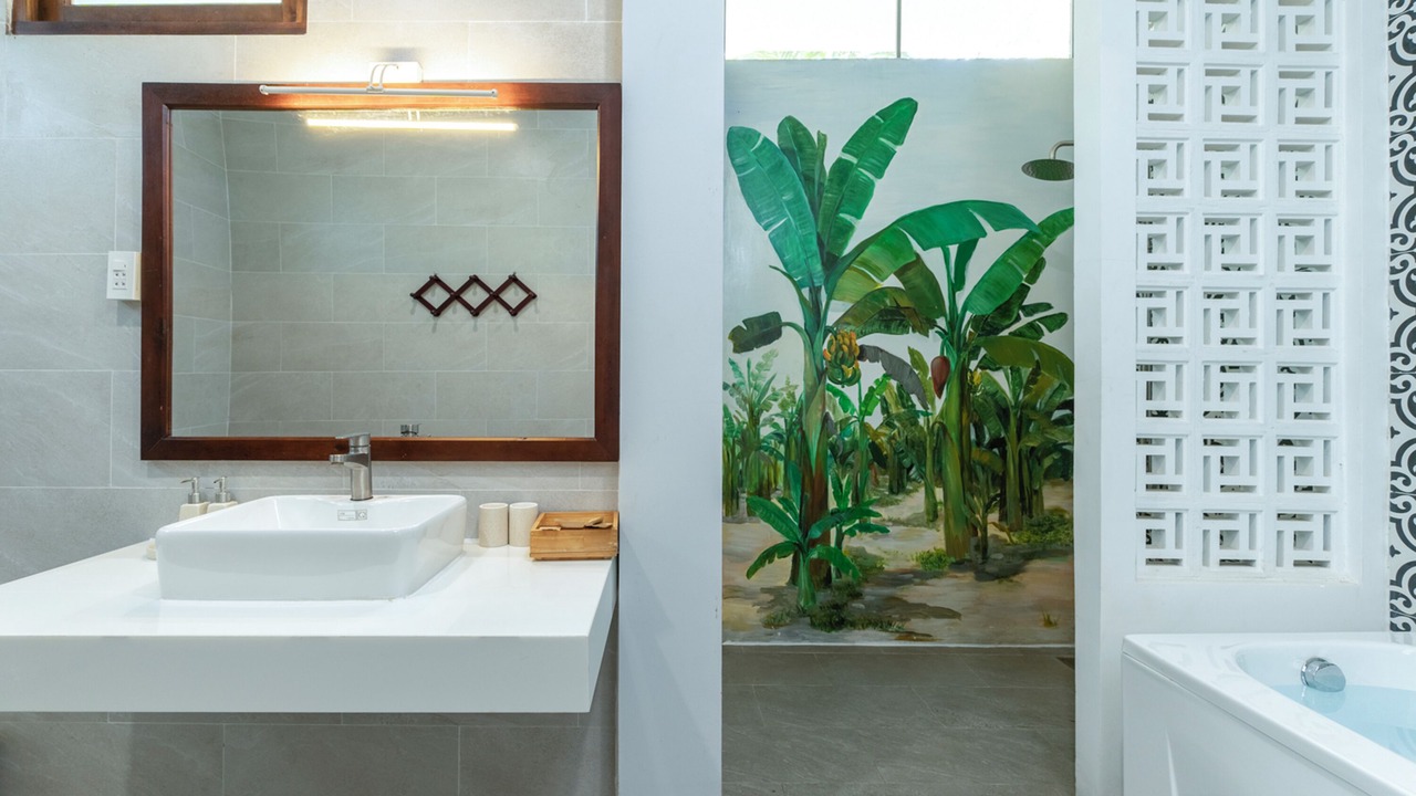 Photo of Bathroom in Ong Lang