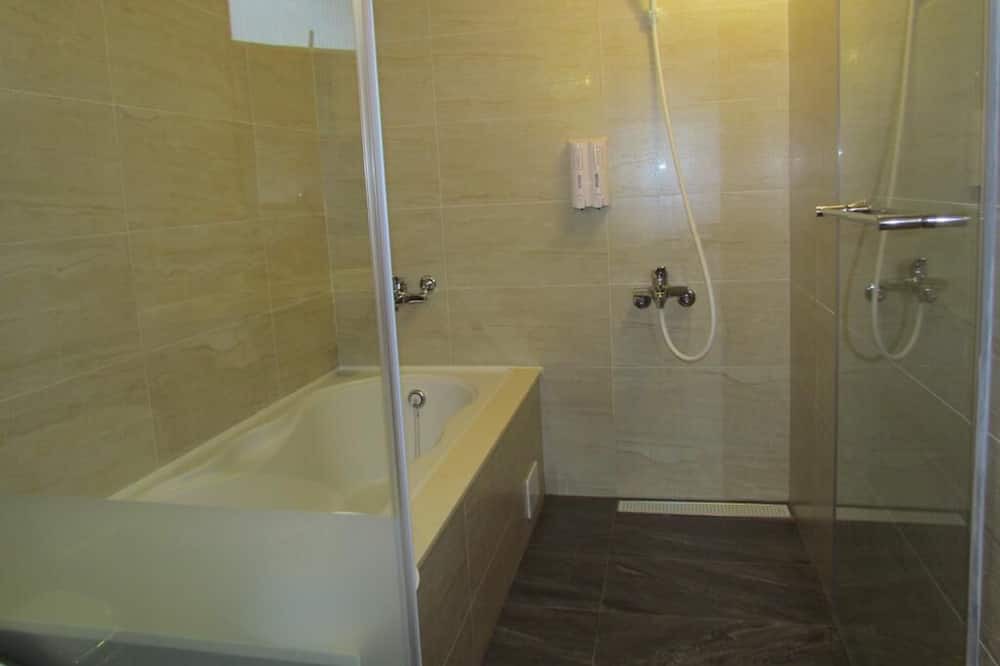 Photo of Bathroom in Ruifang