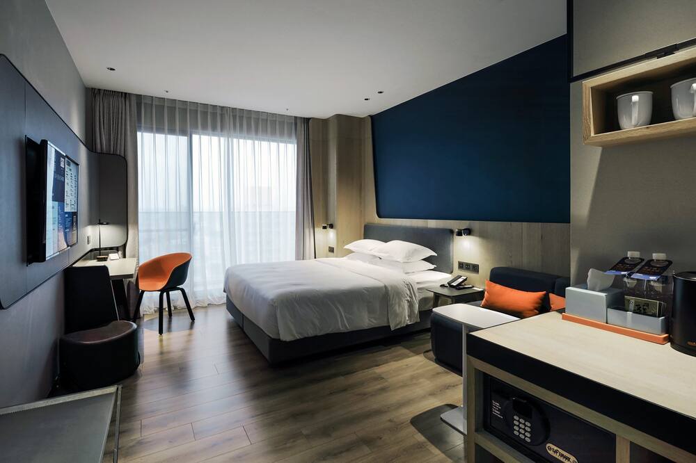 Photo of Bedroom in West District