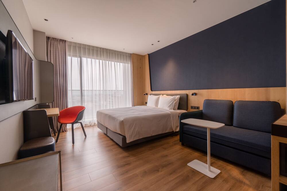 Photo of Bedroom in West District
