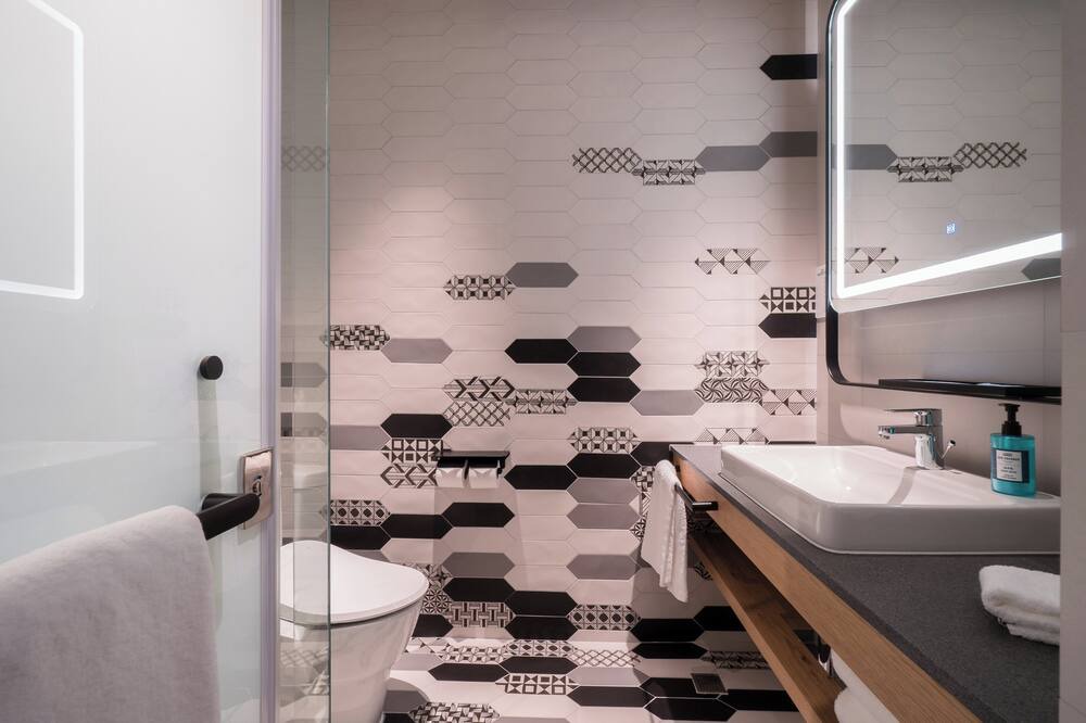 Photo of Bathroom in West District