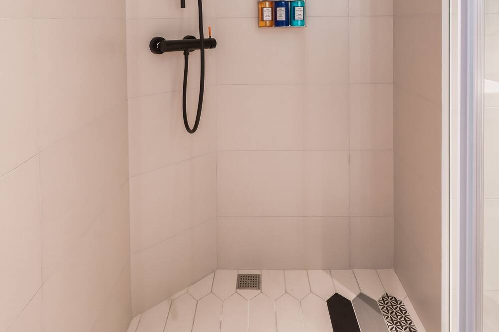 Photo of Bathroom in West District