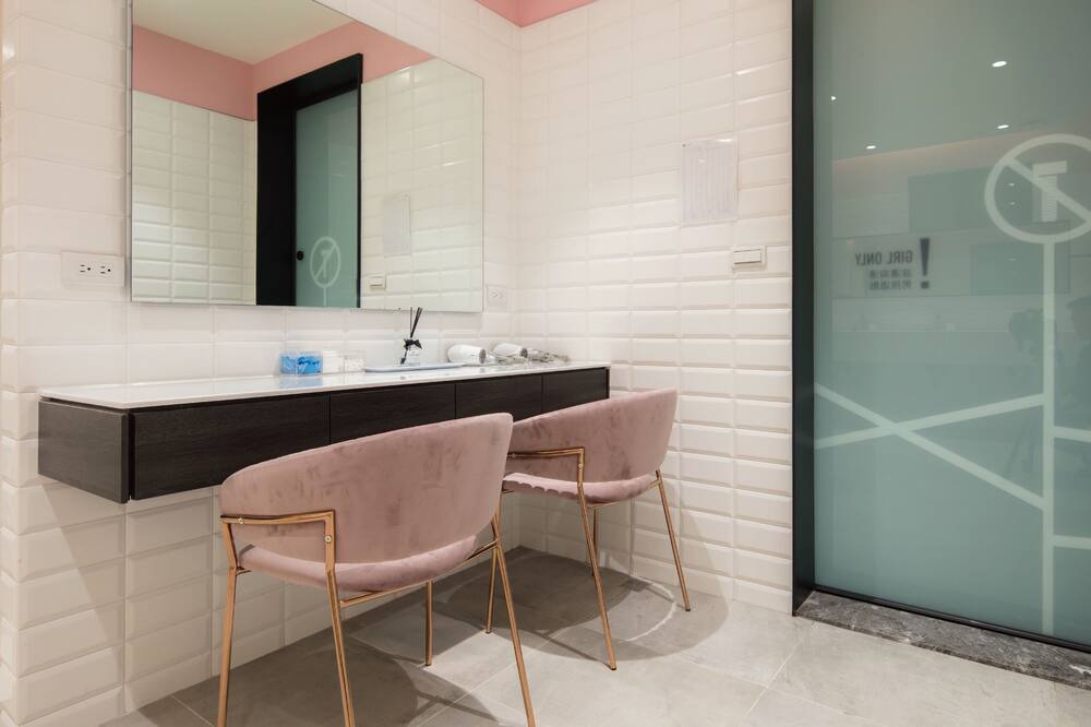 Photo of Bathroom in West Central District
