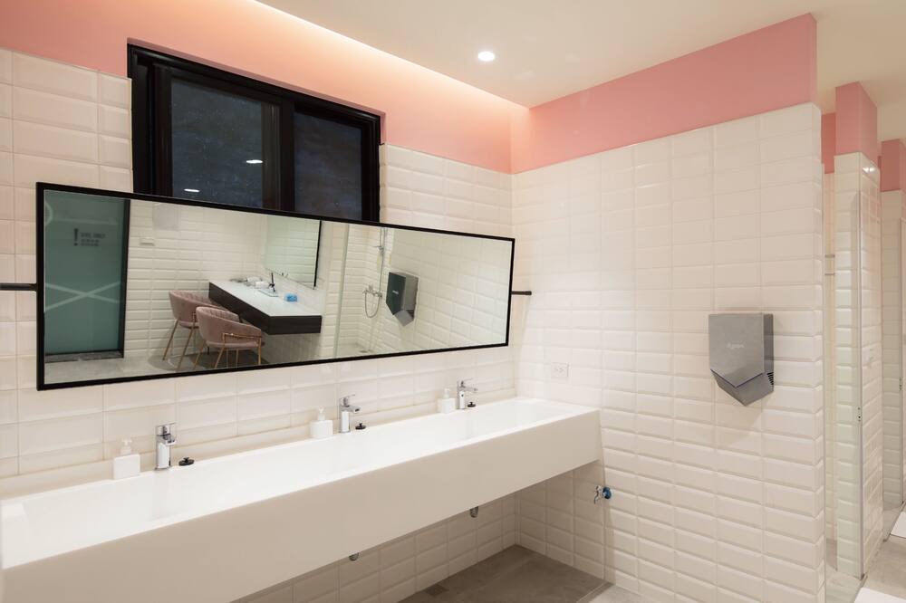 Photo of Bathroom in West Central District