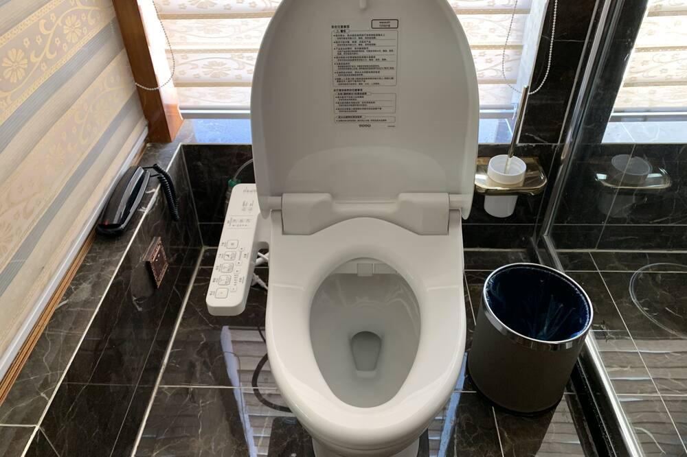Photo of Bathroom in Chengguan District