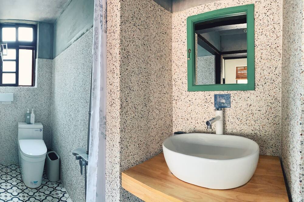 Photo of Bathroom in Fengshan District
