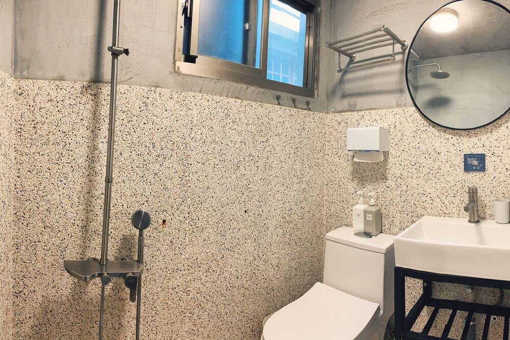 Photo of Bathroom in Fengshan District