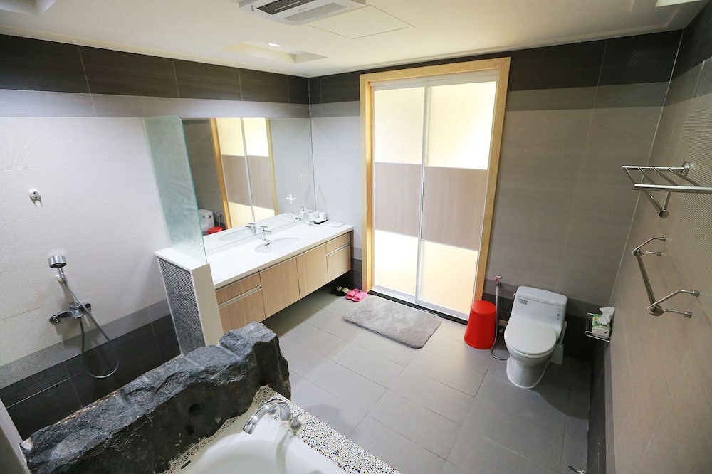 Photo of Bathroom in Puli
