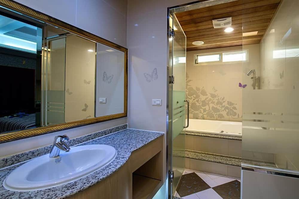 Photo of Bathroom in Longtan District