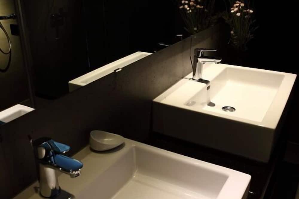 Photo of Bathroom in Gukeng