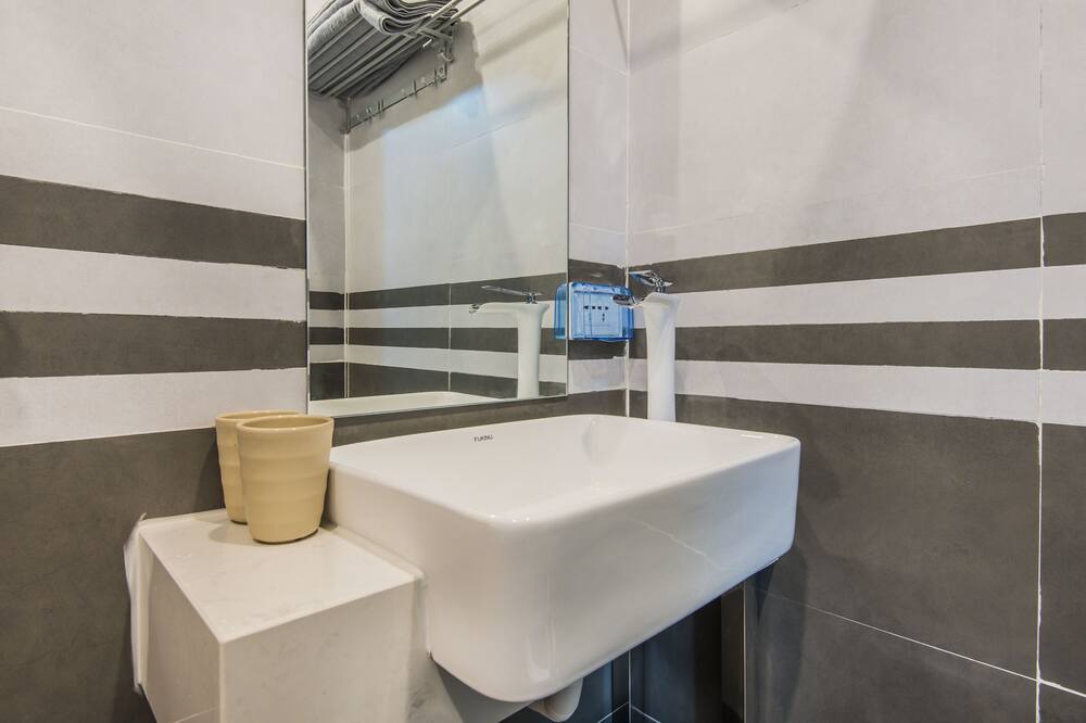 Photo of Bathroom in Hang Buom