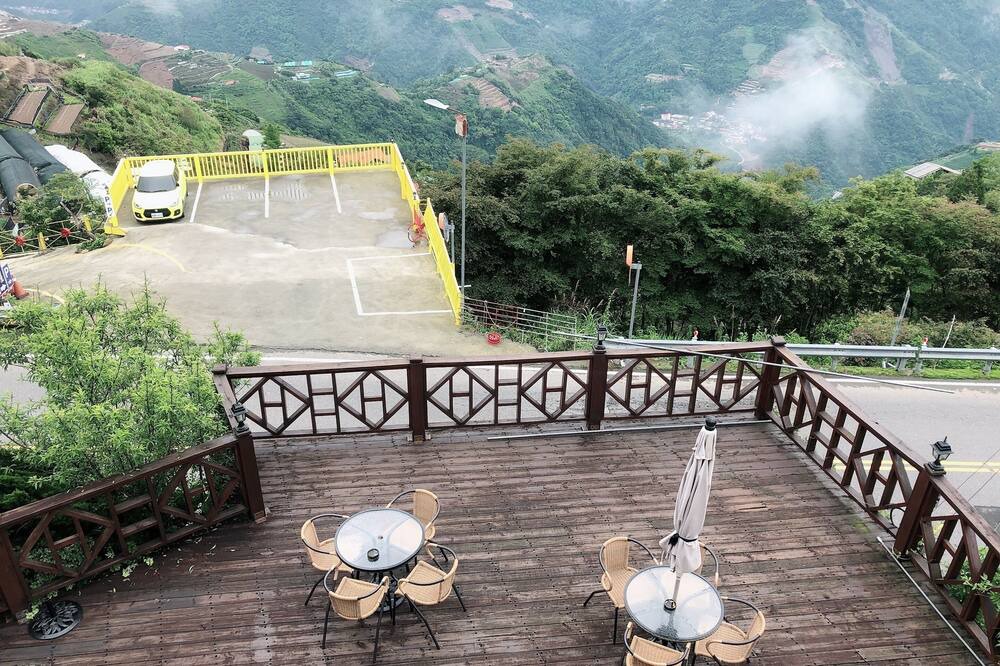 Photo of Patio Balcony in Ren'ai