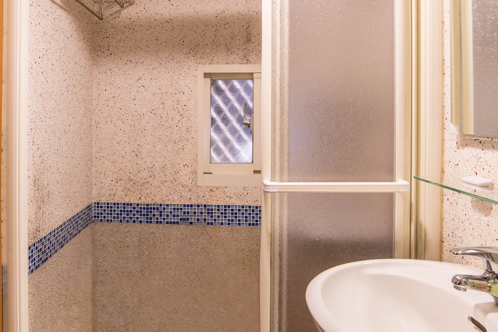 Photo of Bathroom in Ruifang