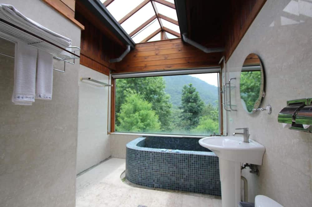 Photo of Bathroom in Guoxing