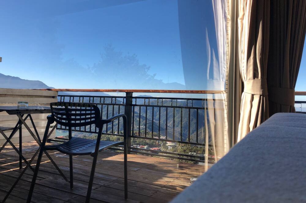 Photo of Patio Balcony in Ren'ai