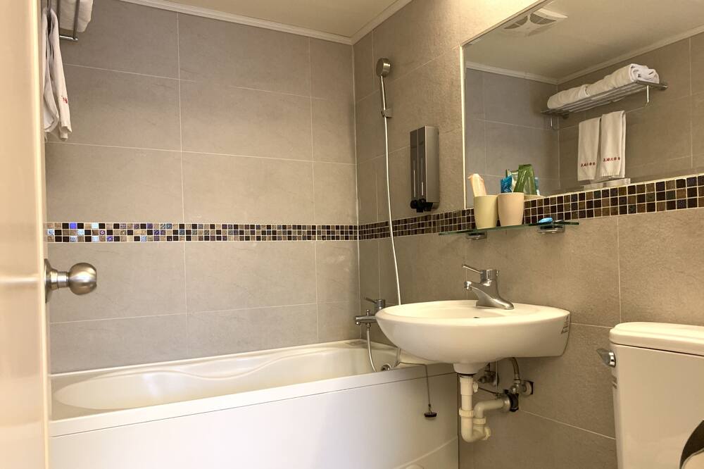Photo of Bathroom in Ren'ai District