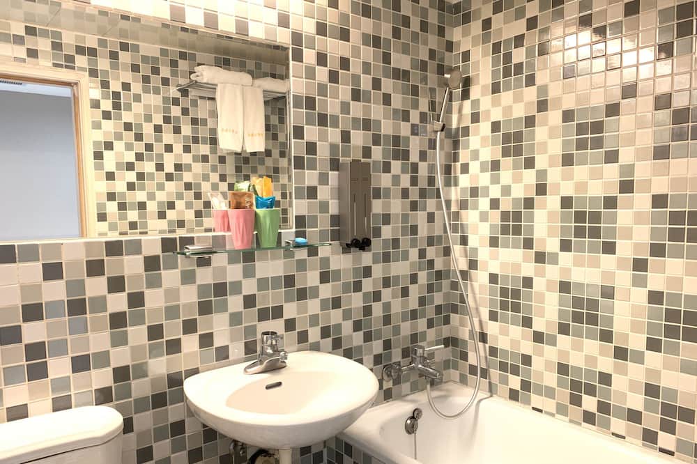 Photo of Bathroom in Ren'ai District