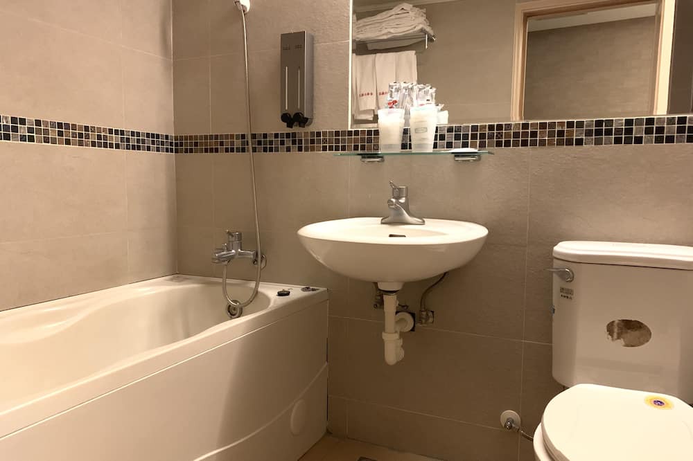 Photo of Bathroom in Ren'ai District