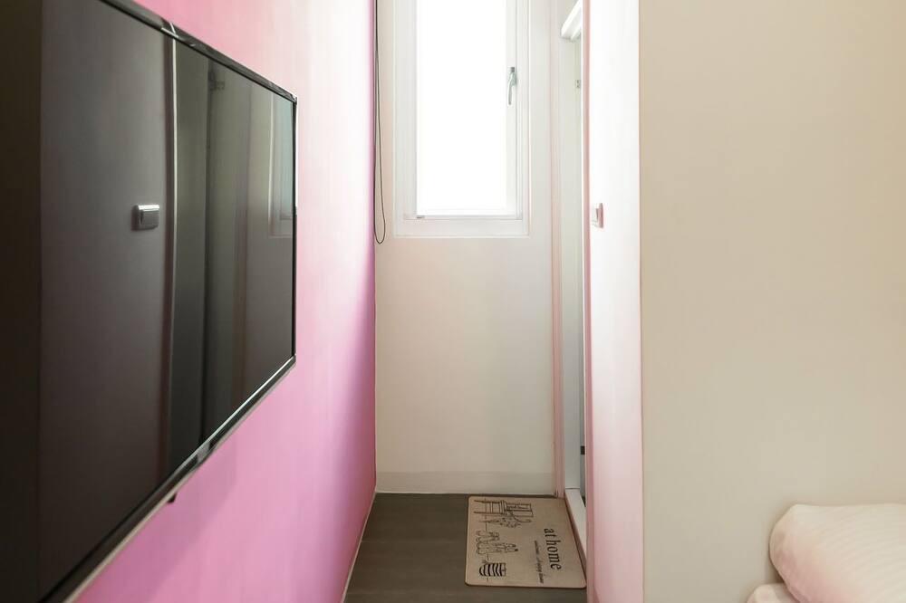 Photo of Bedroom in East District
