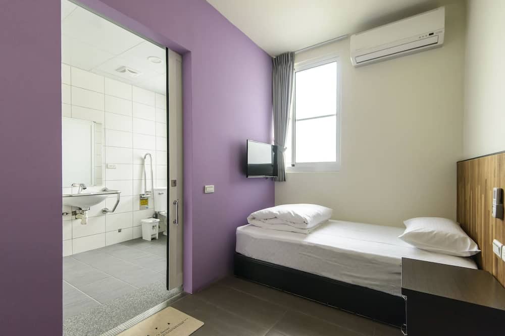 Photo of Bedroom in East District