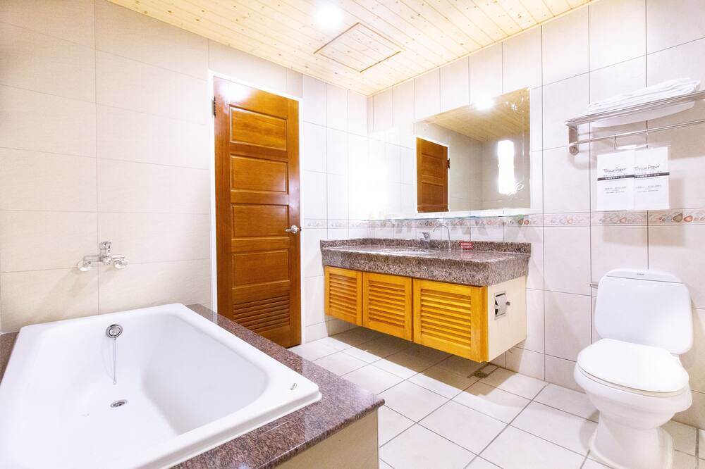Photo of Bathroom in Xinying