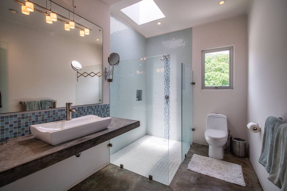 Photo of Bathroom in P Chahue