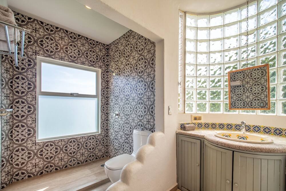 Photo of Bathroom in P Chahue