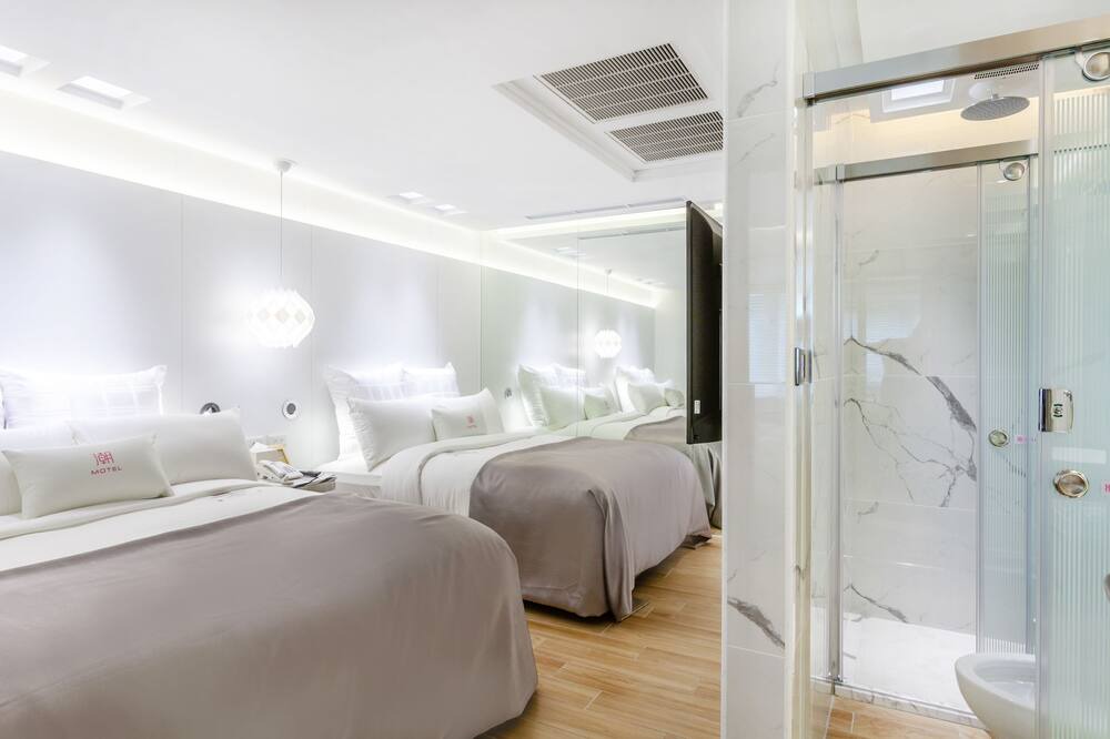 Photo of Bathroom in Taoyuan District